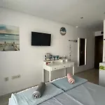 Paradiso 'b' 108 Private Cozy Апартамент