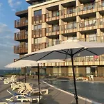 Paradiso 'b' 108 Private Cozy Апартамент *